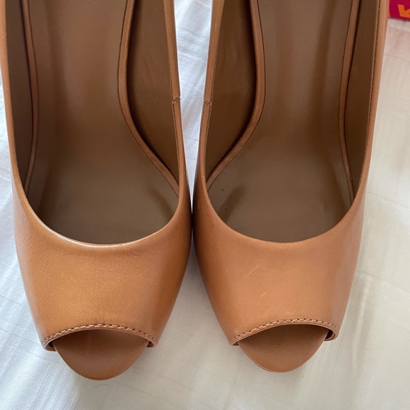 Tory Burch vintage Fall collection leather heel - Picture 4 of 7